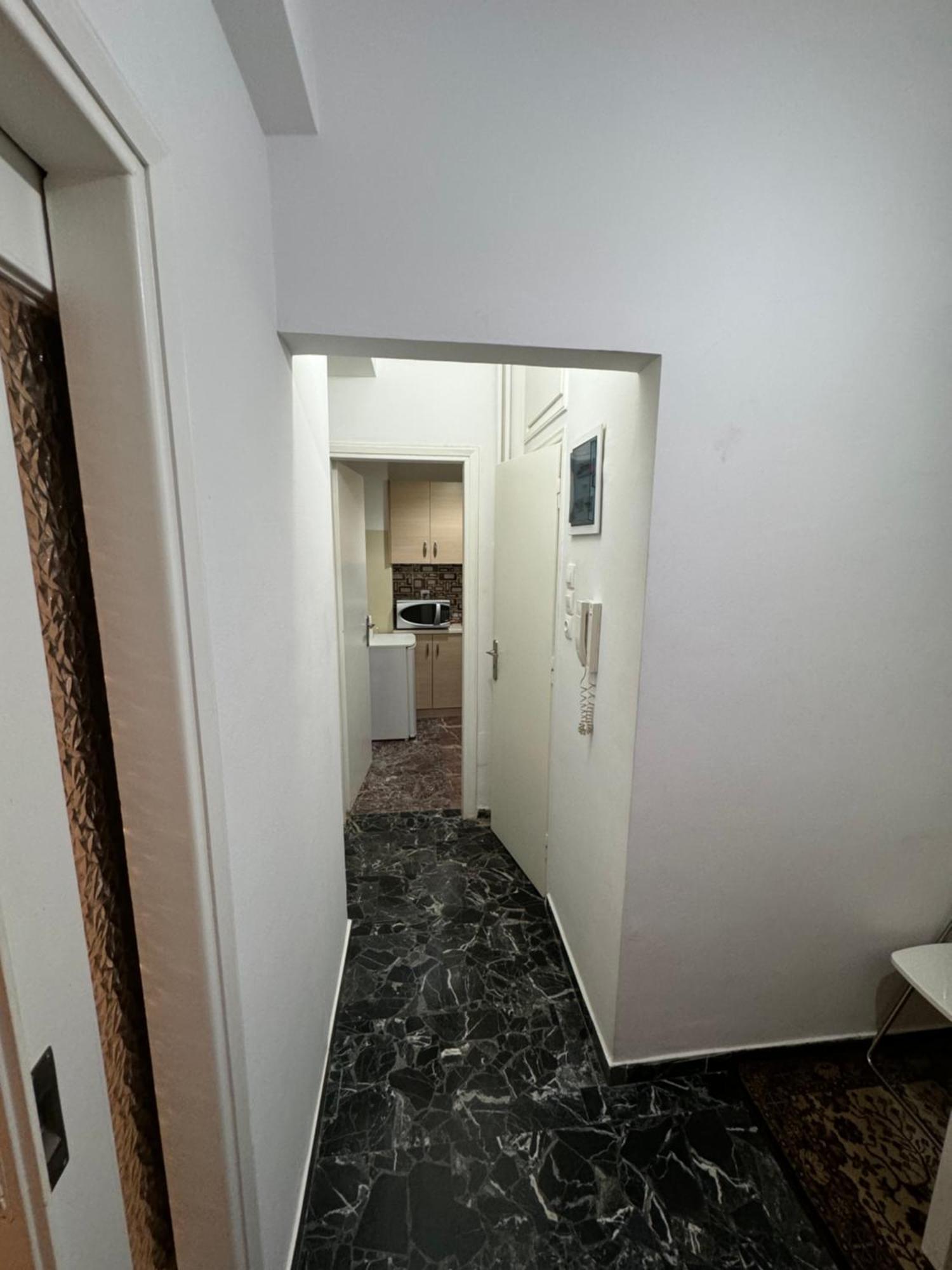 Plaka Quiet Apartment Афіни Екстер'єр фото